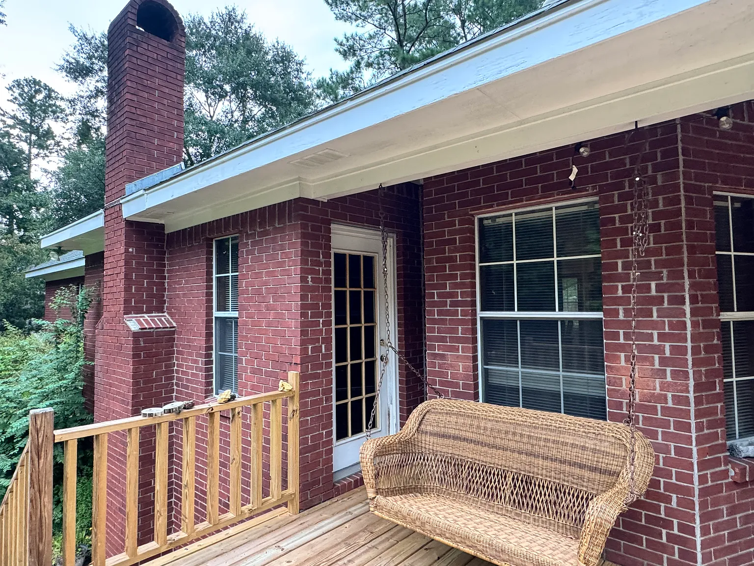 4 bed, 2300 sqft, $2,300 — Photo 4