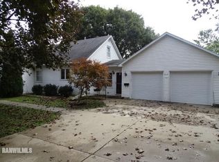 217 E Arch St, Shannon, IL 61078