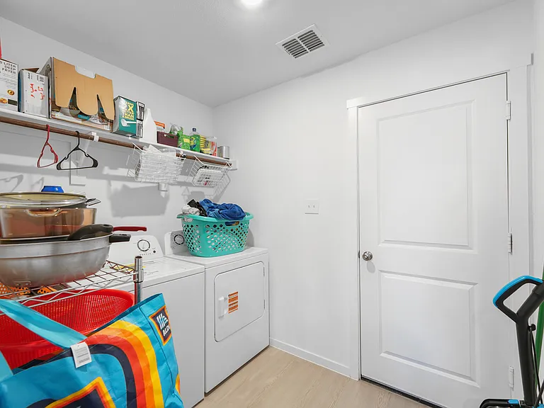 204 Ashbrook St — Photo 27