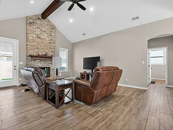 1209 Rhett Dr — Photo 4