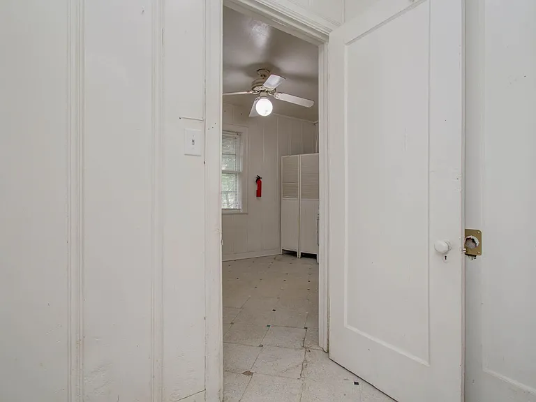 1428 Wentworth St #2 — Photo 10