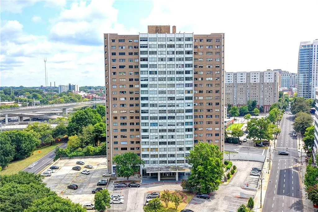 2 bed, 1.0 bath, 1020 sqft, $1,800 — Photo 3