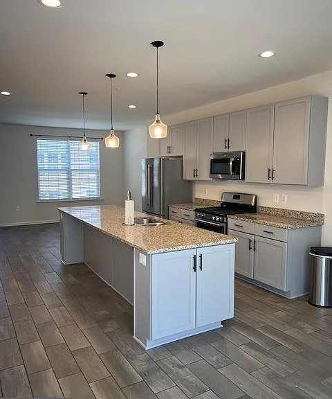 10608 Eastland Cir — Photo 8