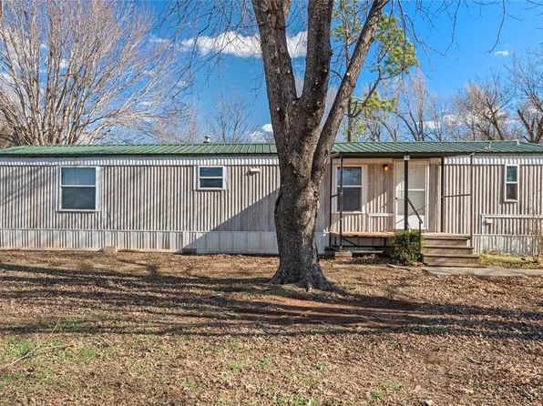 723 S 3rd St, Kingfisher, OK 73750