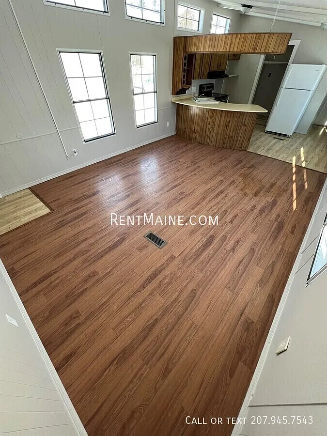 3 bed, 980 sqft, $1,350 — Photo 2
