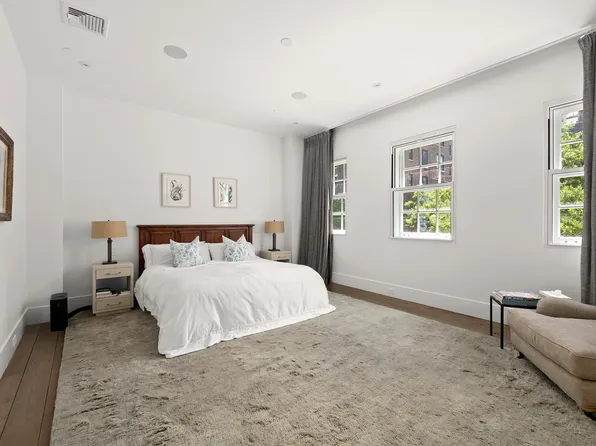 35 East 63rd Street image 10 of 25