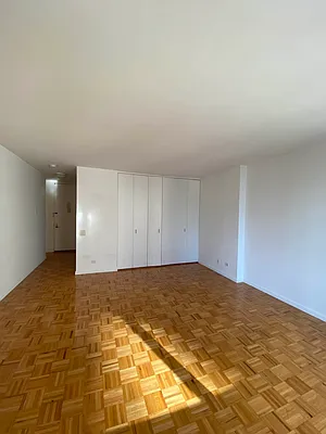 Rented by Fischer Group Realty, LLC | media 11