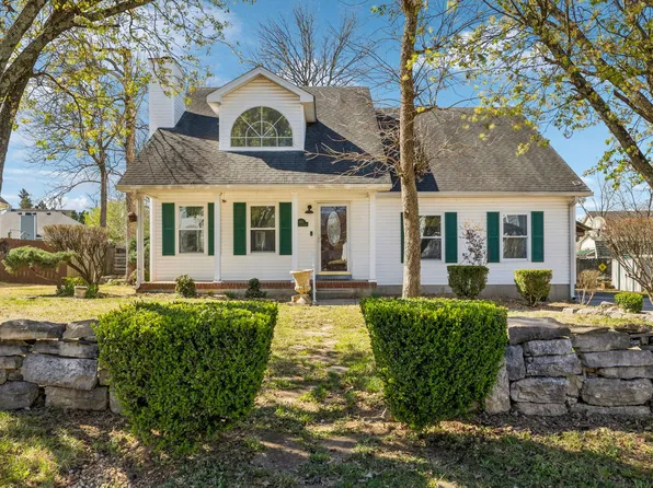 702 Little John Cv, La Vergne, TN 37086