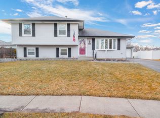 409 Mooney Dr, Joliet, IL 60435