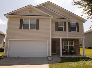 1412 River Run Rd, Lowell, NC 28098