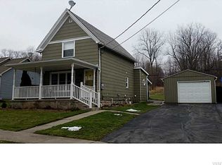 6 Washington St, Akron, NY 14001