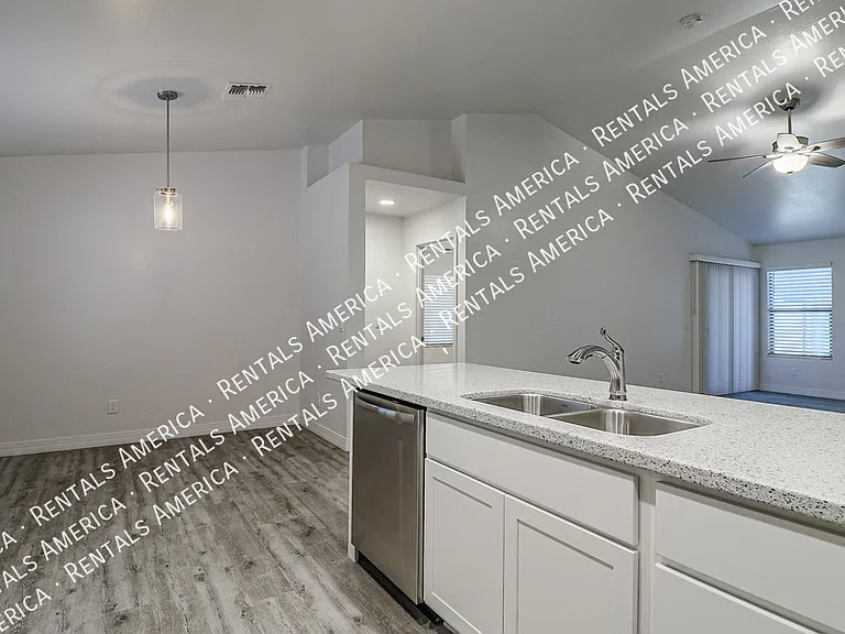 12532 W Saint Moritz Ln — Photo 10