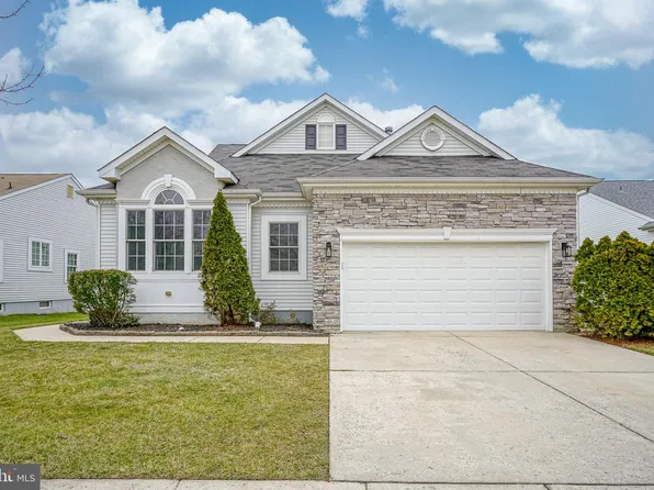 37 Ridgway Dr, Bordentown, NJ 08505