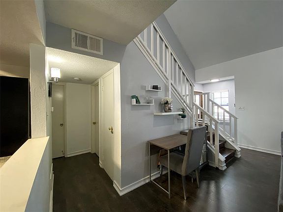 5th image of 3839 O'B Crowe Dr