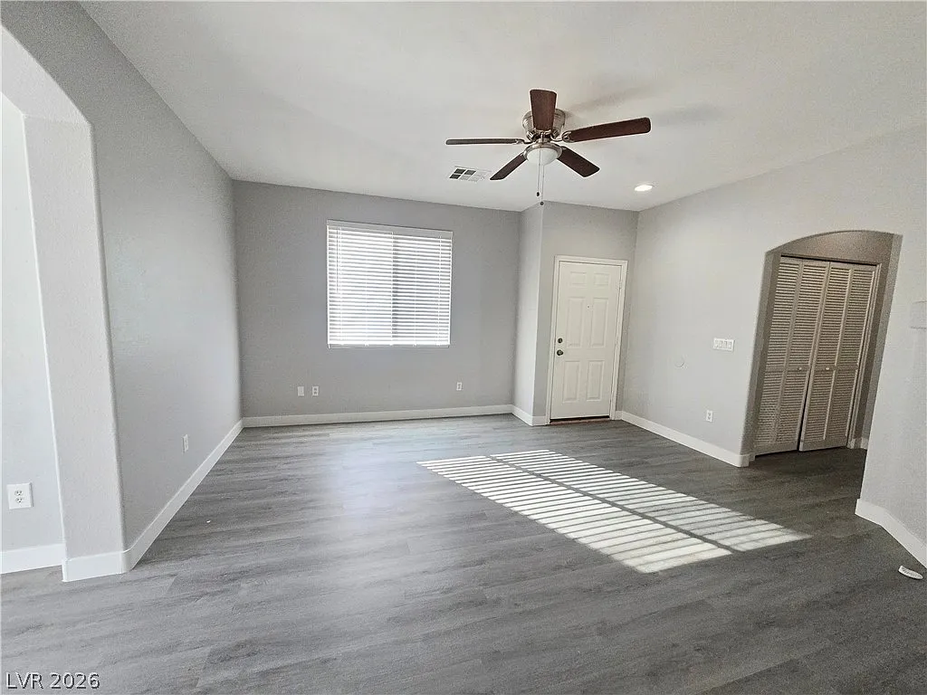 3 bed, 2.0 bath, 1105 sqft, $1,875 — Photo 2