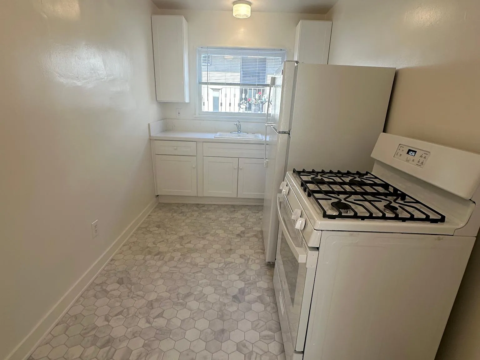1 bed, 750 sqft, $2,300 — Photo 4
