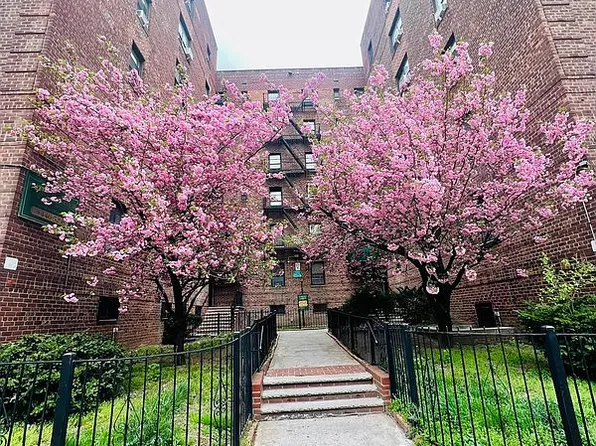 44-05 Macnish St APT 5D, Elmhurst, NY 11373