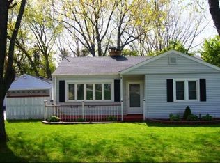 W272N2517 Apple Tree Ln, Pewaukee, WI 53072