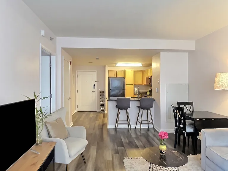 Living space (living room & kitchen)