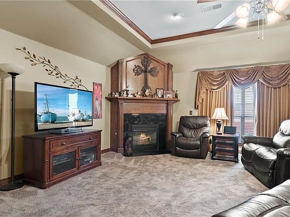5th image of 11219 Lake Park Dr