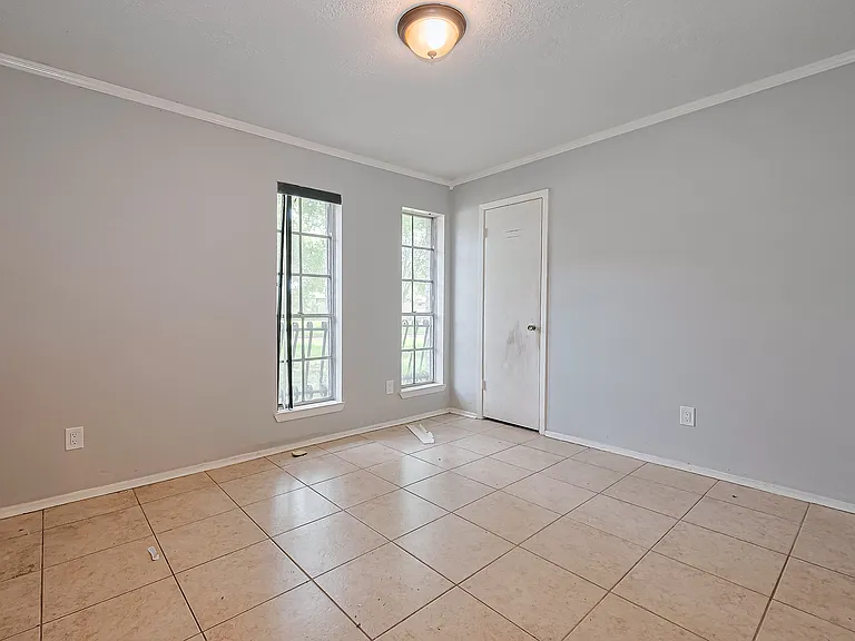 1627 Oakbury Dr — Photo 7
