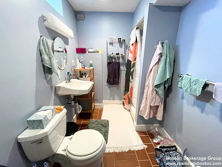 23 Iroquois St — Photo 14