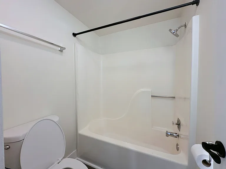 1914 Monongahela Ave #2F — Photo 5