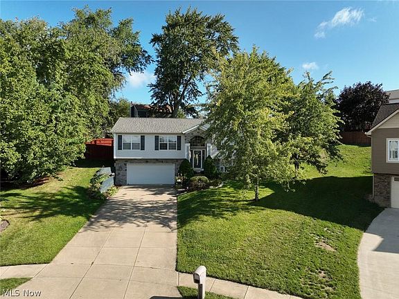 4th image of 545 Queen Anns Pl