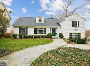 7420 Wyndale Ln, Chevy Chase, MD 20815