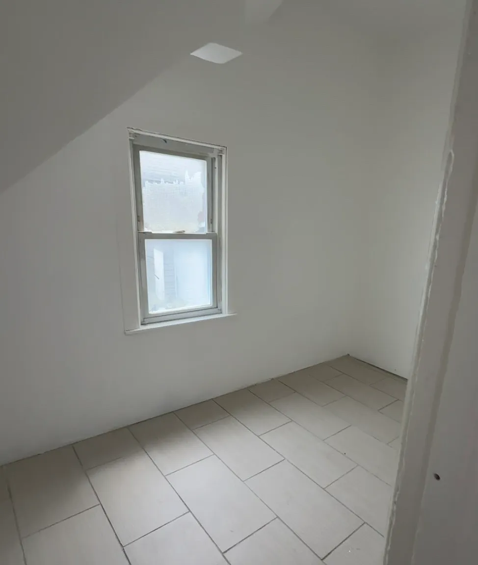 2 bed, 1000 sqft, $1,800 — Photo 3