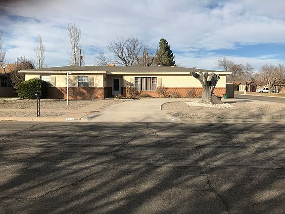 2nd image of 905 Bel Aire Dr
