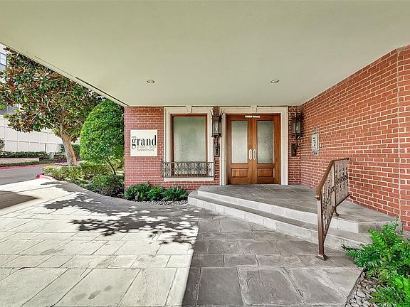 5th image of 3303 Blackburn St APT 207