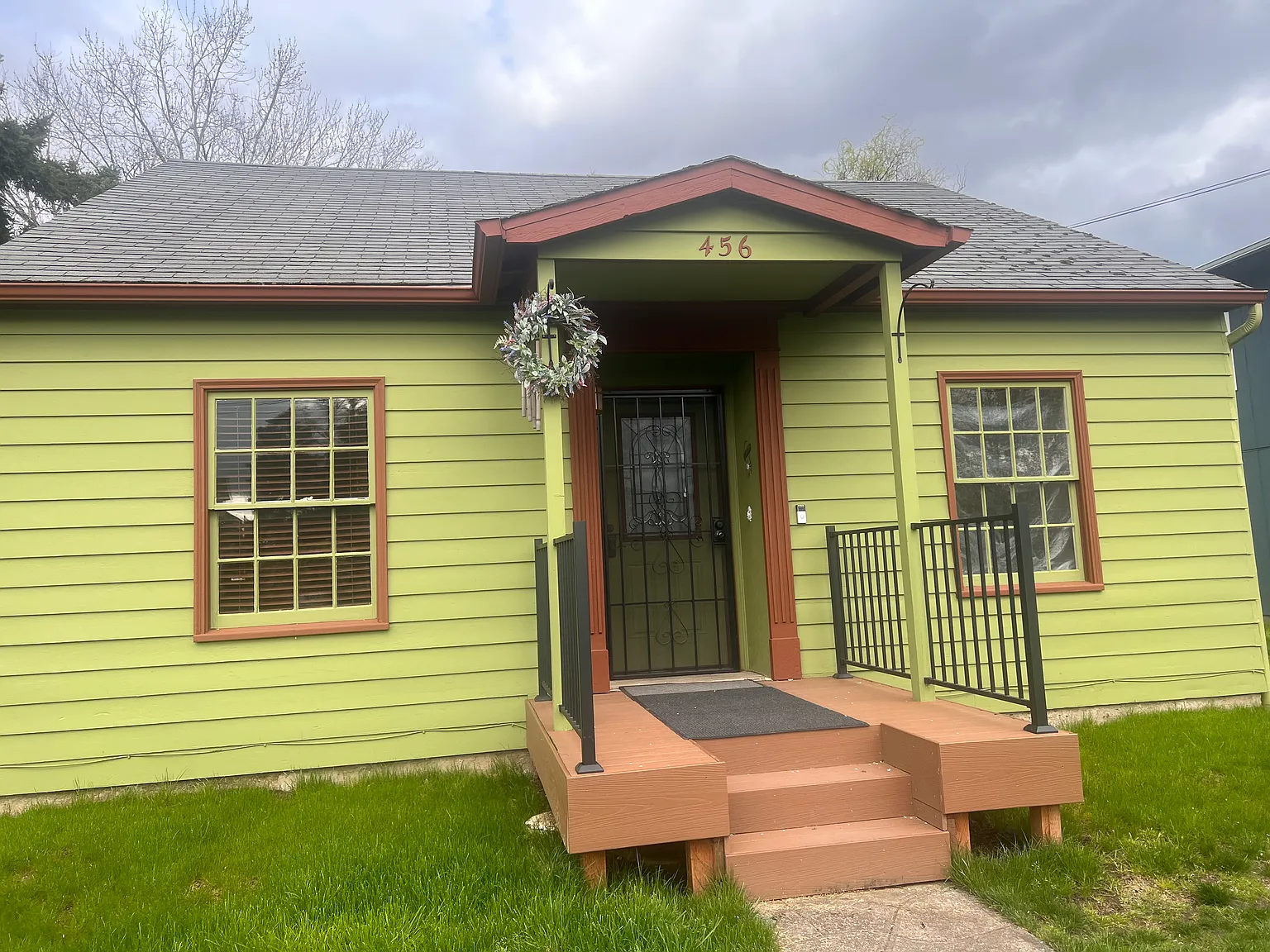 3 bed, 1304 sqft, $2,900 — Photo 1