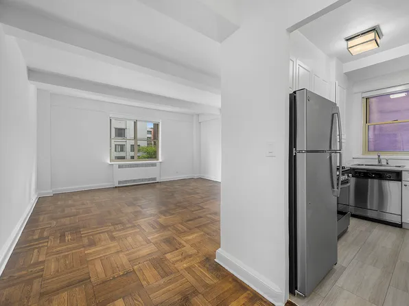 300 East 57th Street 05G image 3 of 5