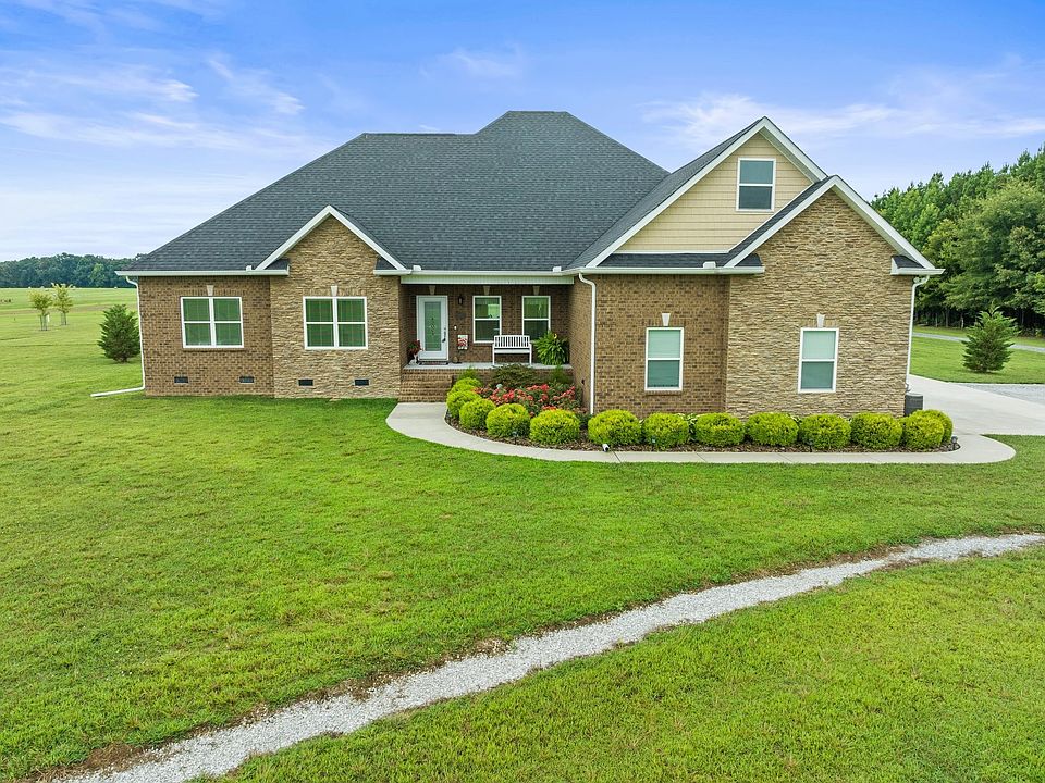 1st image of 285 Hancock Ln