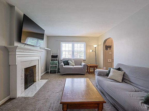 4th image of 1132 Betty Ln