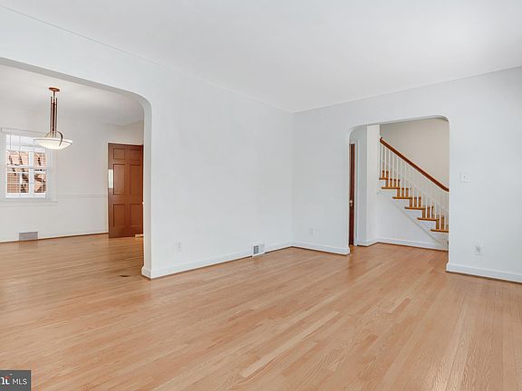 4th image of 538 N Oakland St