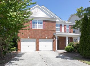 2002 Remington Oaks Cir, Cary, NC 27519