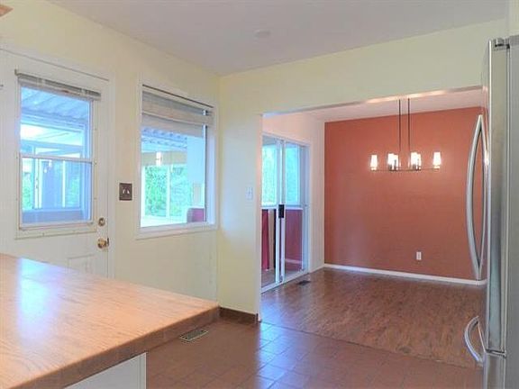 5th image of 2124 Topaz St