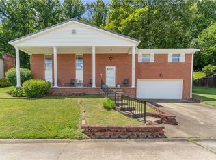 7010 Kanawha Farm Cir, Charleston, WV 25312