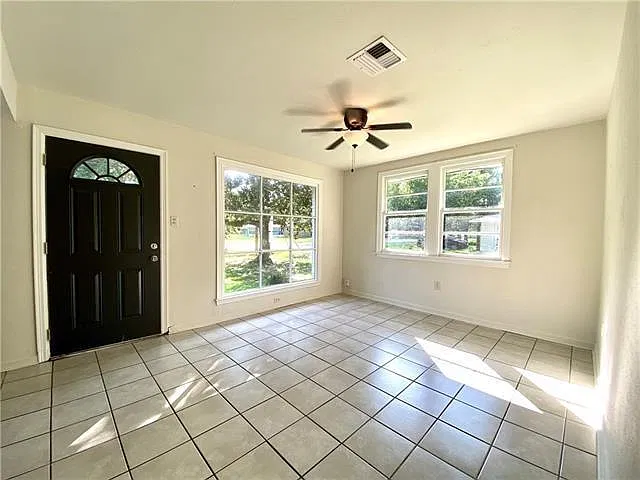 3 bed, 1.0 bath, 1000 sqft, $1,625 — Photo 3