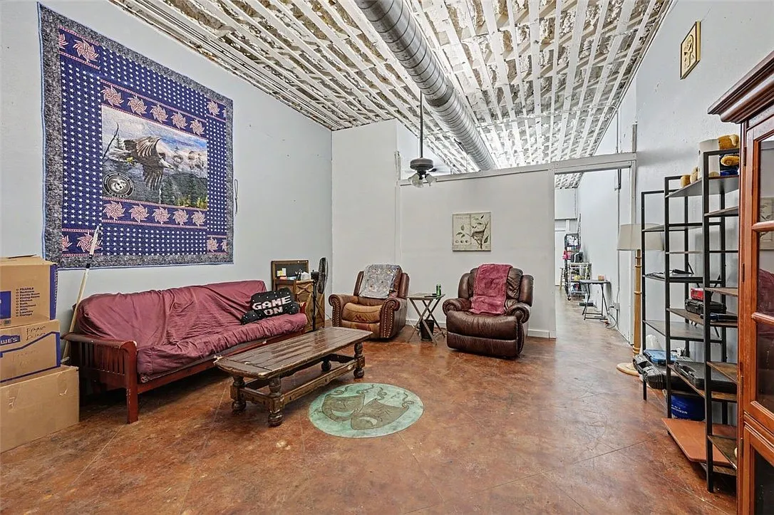 1 bed, 1.0 bath, 5822 sqft, $1,100 — Photo 1