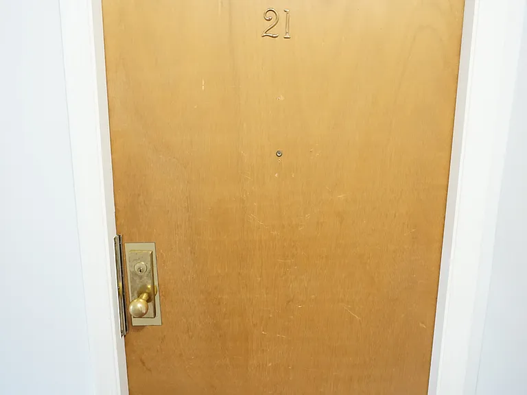 4 Autumn Leaf Dr #21 — Photo 2
