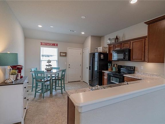 4th image of 1280 General Marmaduke Dr