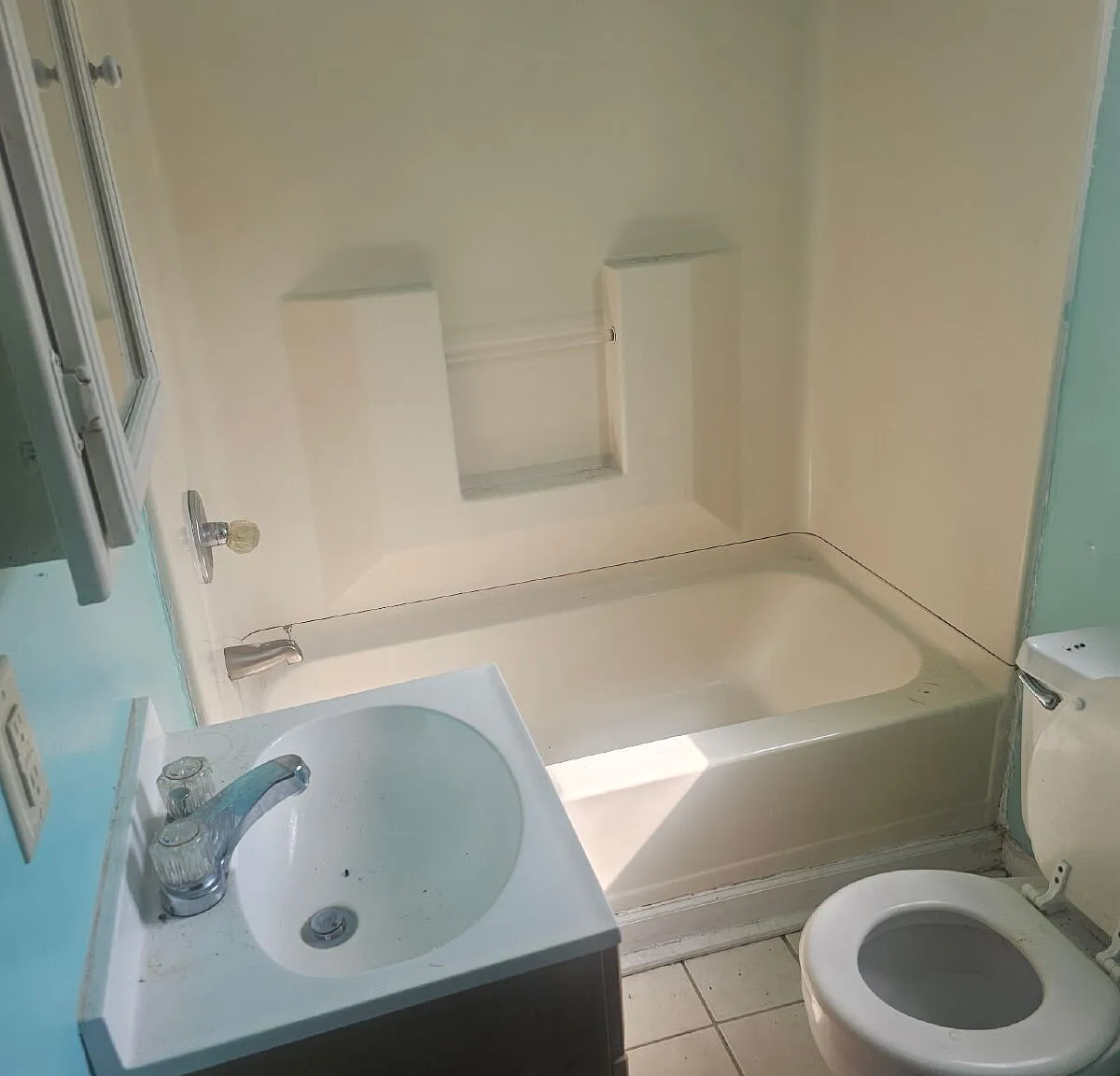 1 bed, 1.0 bath, $900 — Photo 2