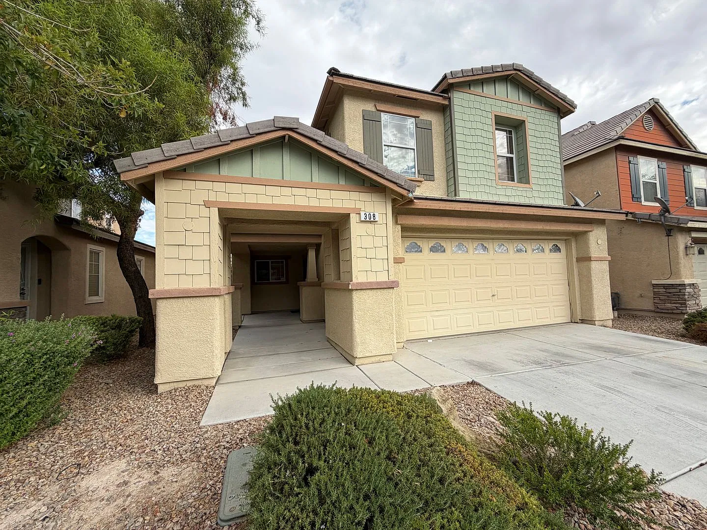 Cute 2 story with Move in special — Photo 2