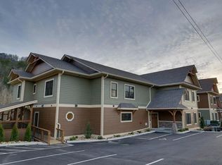 3219 Mayes Loop Rd, Sevierville, TN 37863