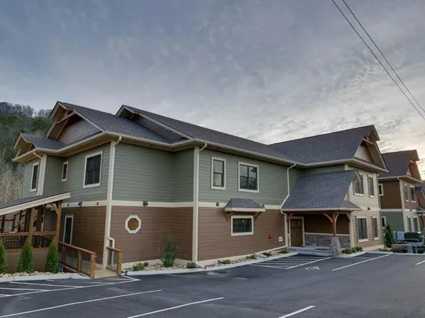 3219 Mayes Loop Rd, Sevierville, TN 37863