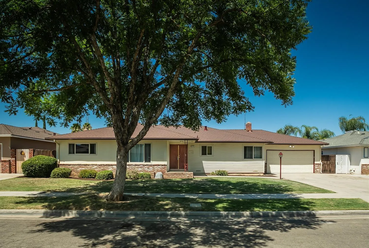 1472 E Sample Ave photo 1