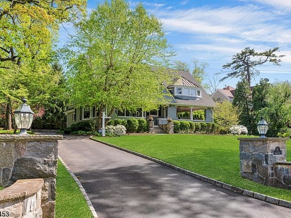 2nd image of 27 Bedford Rd